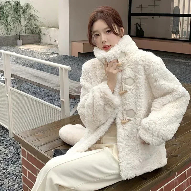 White Faux Lamb Wool Warm Coats Women Fall Korean Stand Collar Horn Button Jackets Y2K Winter Thick Long Sleeve Plush Outerwear 241216