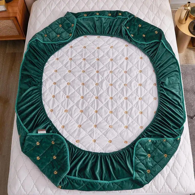 Embroidery Coral Fleece Mattress Protector Fitted Sheet Style Cover For Solid Color Quilted Thick Soft Pad Bed