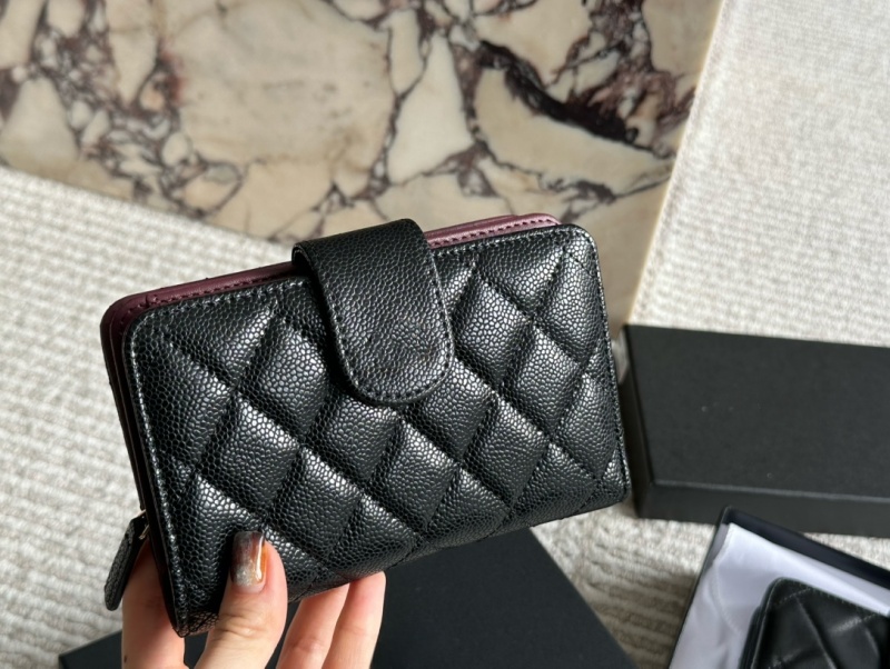 Womens Designer Wallets for Men Top Quality Metal Letter Leather Buckle Clutch Bag Card Horders Ladies Coin Pocket Short Flap Wallet