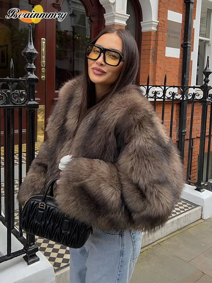 Fashionable faux fur warm short womens coat 2024 retro thick cuffs solid winter high street 241213Z