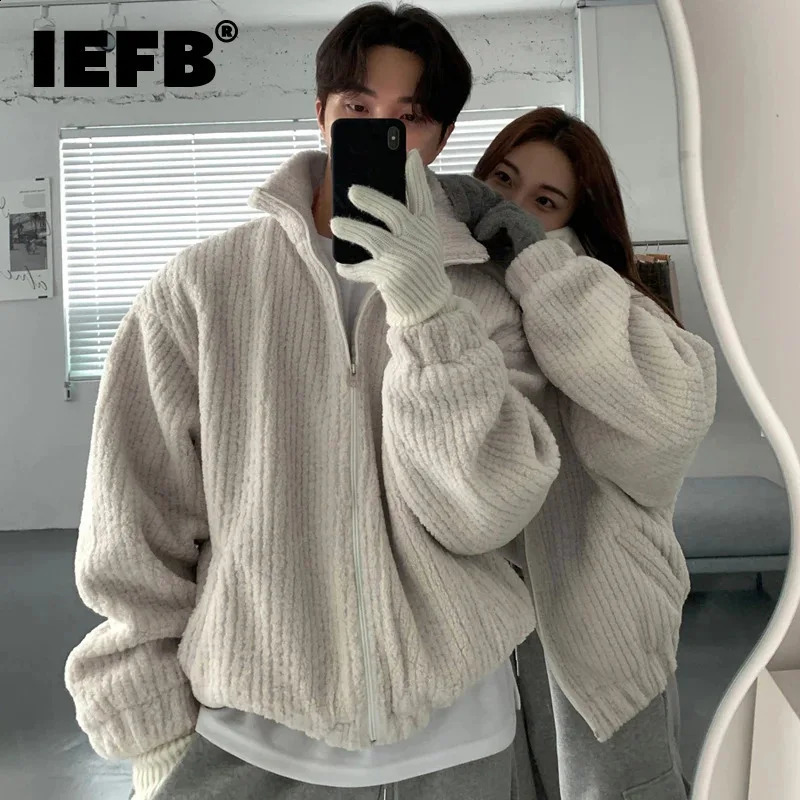 IEFB Korean Style Mens Jackets Casual Lambswool Vertical Stripe Loose Solid Color Thickened Male Coats Autumn Chic 9C7681 241223Z
