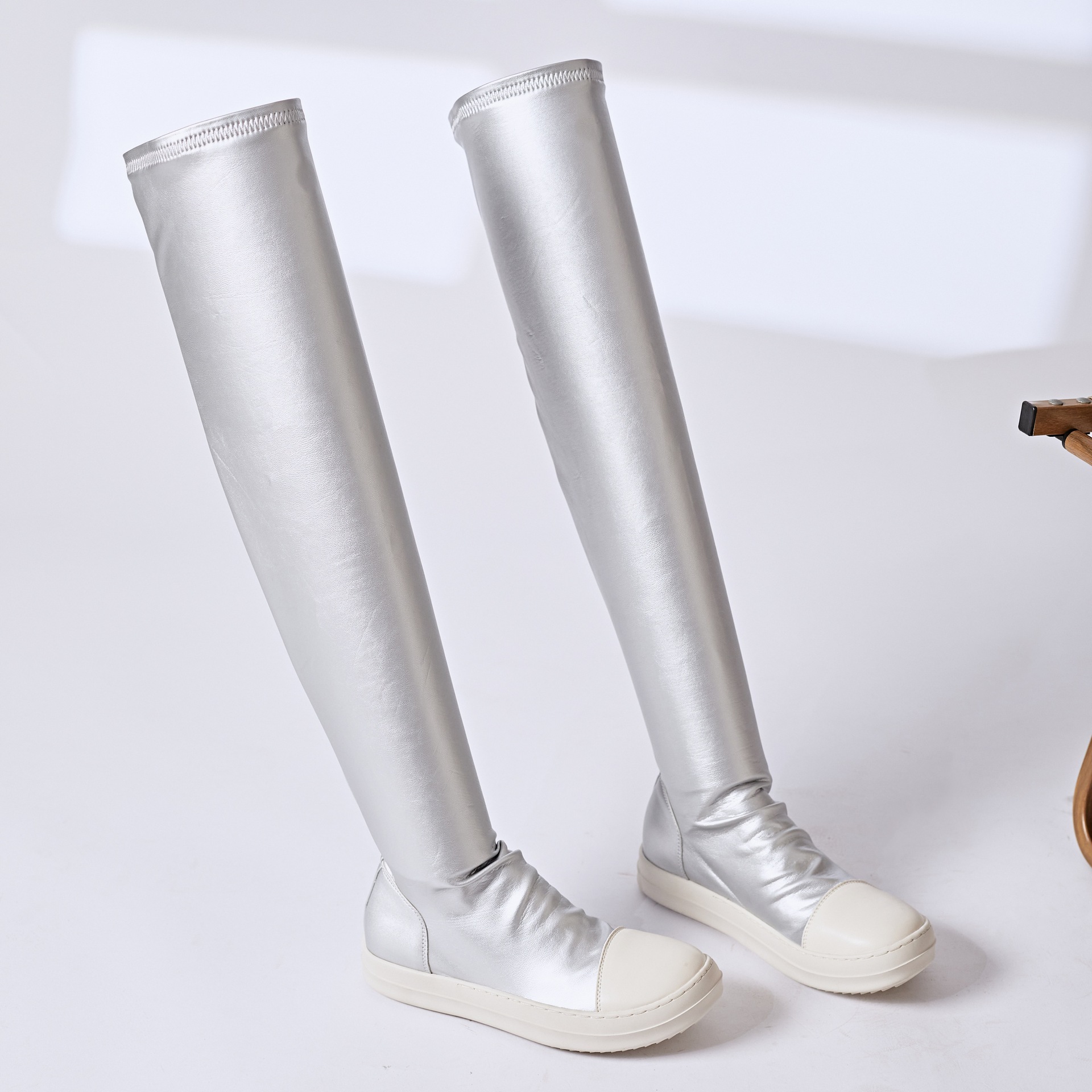 Bottes en métal foncé gothiques femmes hommes au-dessus des genoux bottes hautes style sportive mode chaud coton long bootes dames chaussures de