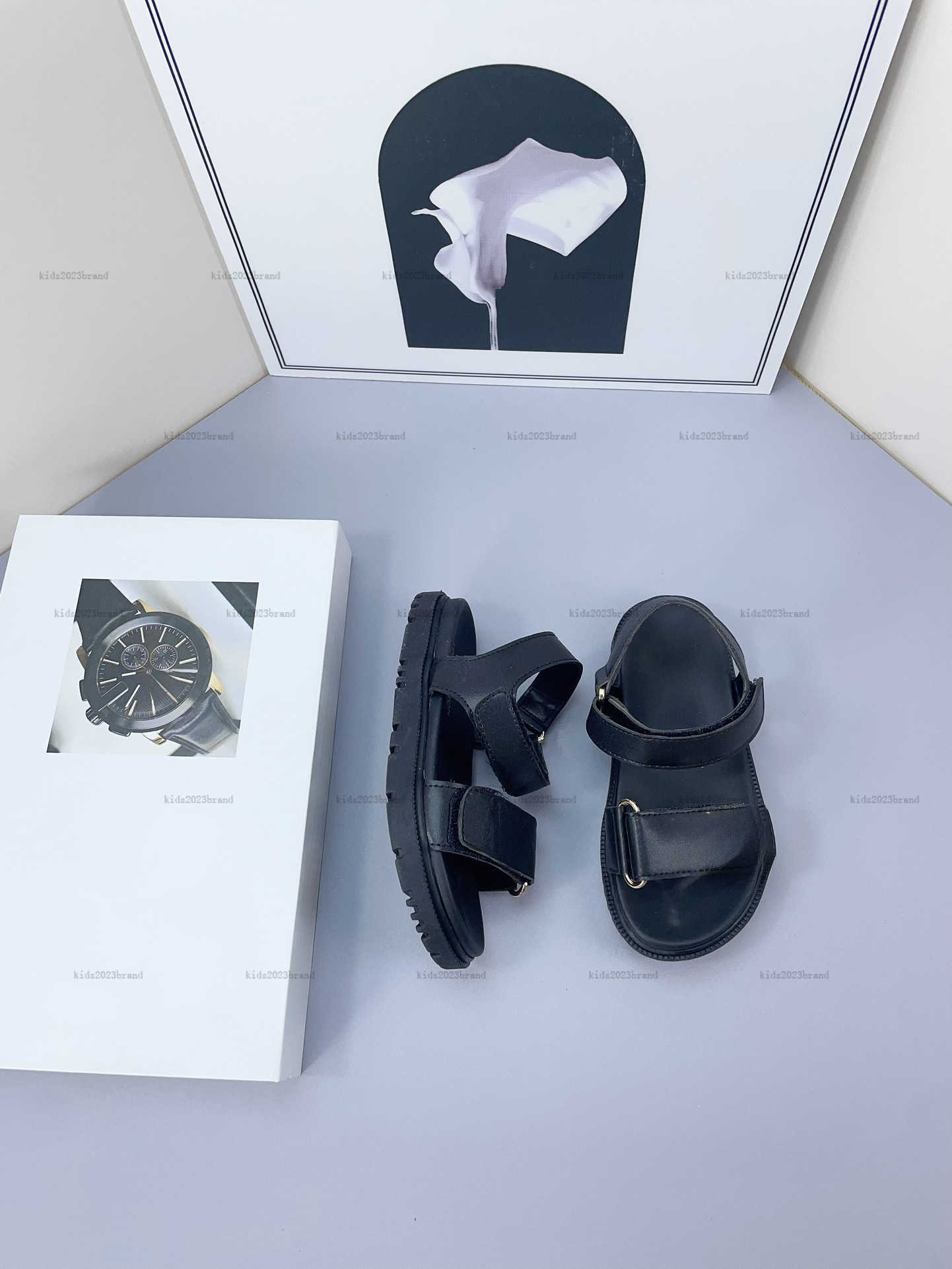 New baby Sandals Gold decoration Kids shoes Size 26-35 Including box summer toddler shoe Solid color girls boys Slippers L260611WAA9