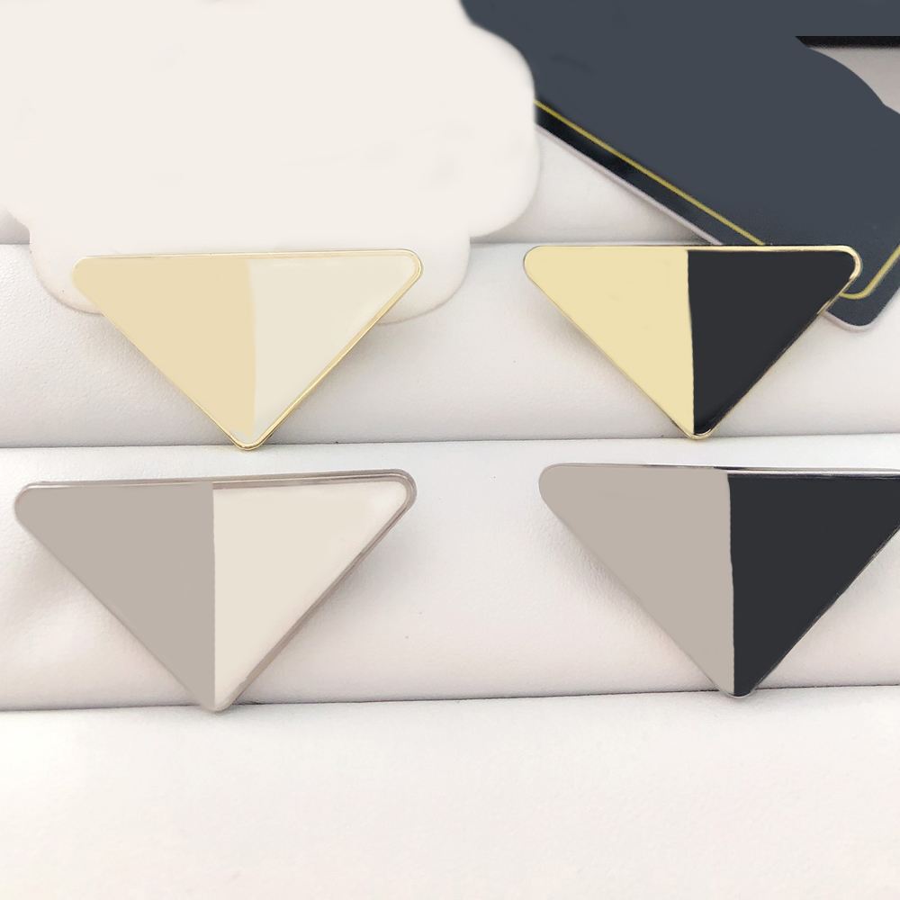 Individuality Gold Plated Designer Brooch Fashion Famous Women Letter Pearl Luxury Couples Suit Pin Jewelry Fashion Accessories