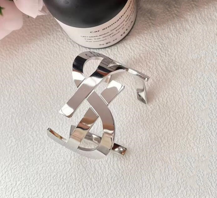 Luxury Designer Bracelets Vintage Gold silver bracelet Bronze classic Bangle jewlery designer for charm friends Elegant Womens