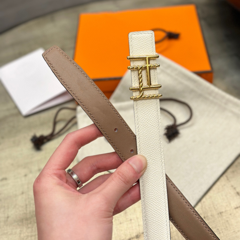 Women Designer Belt Luxurys Genuine Leather Reversible 2 4cm Width Fashion Silver Gold Buckle Waistband Gray White Orange black belt with box