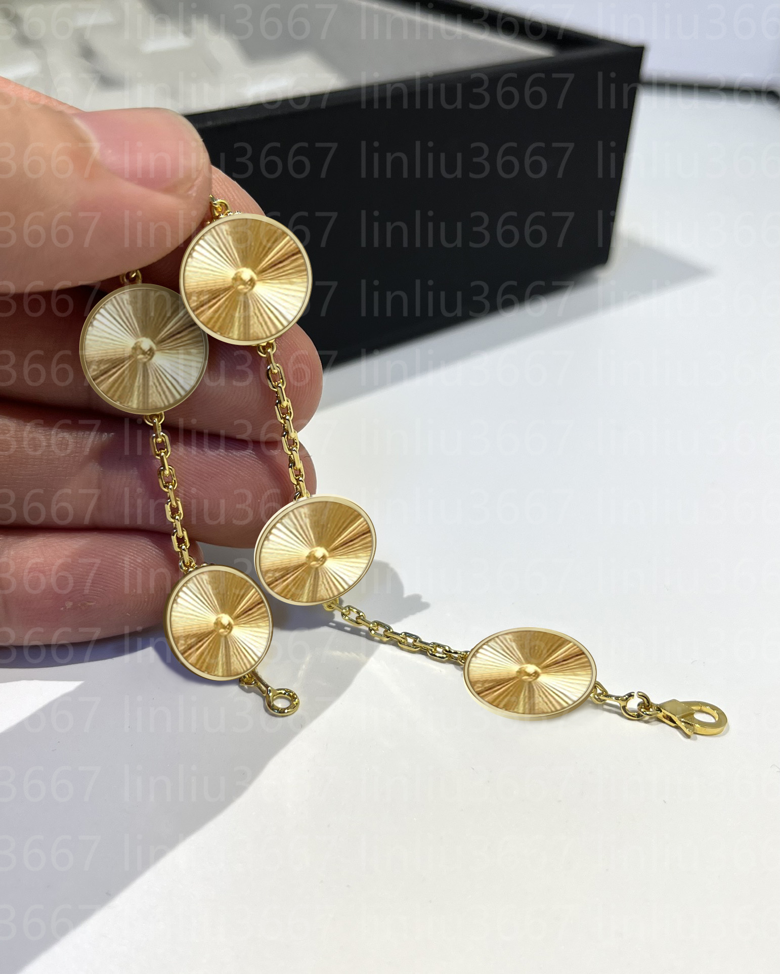 Gold Bracelet designer Bracelet women top V-Gold Plated 18k mother of pearl Bracelet with box Valentine's Day gift charm bracelet-image-998231224