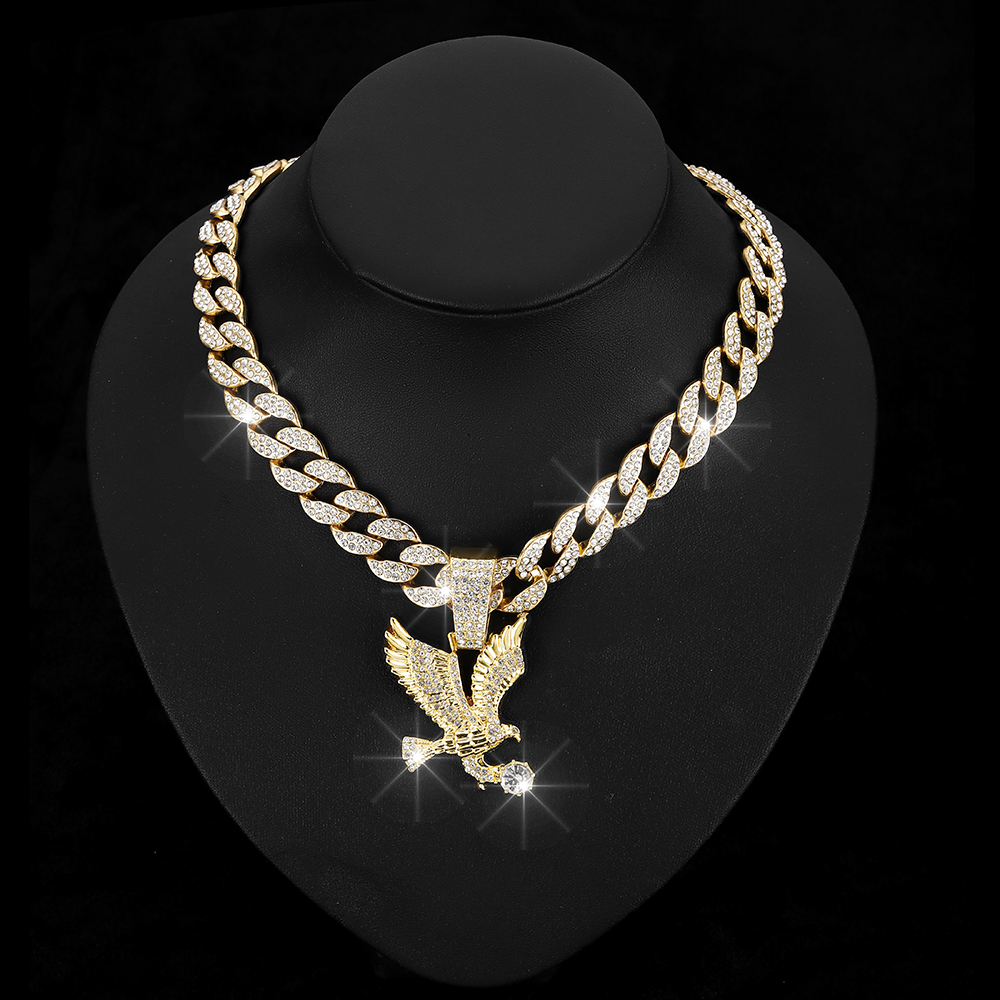European and American new personality wings eagle pendant Cuban necklace men's and women's niche versatile jewelry chain necklac