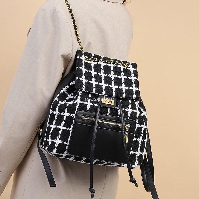 High end practical for women with a sense of new fashionable and niche design small fragrant backpack Korean style large capacity dr 086f