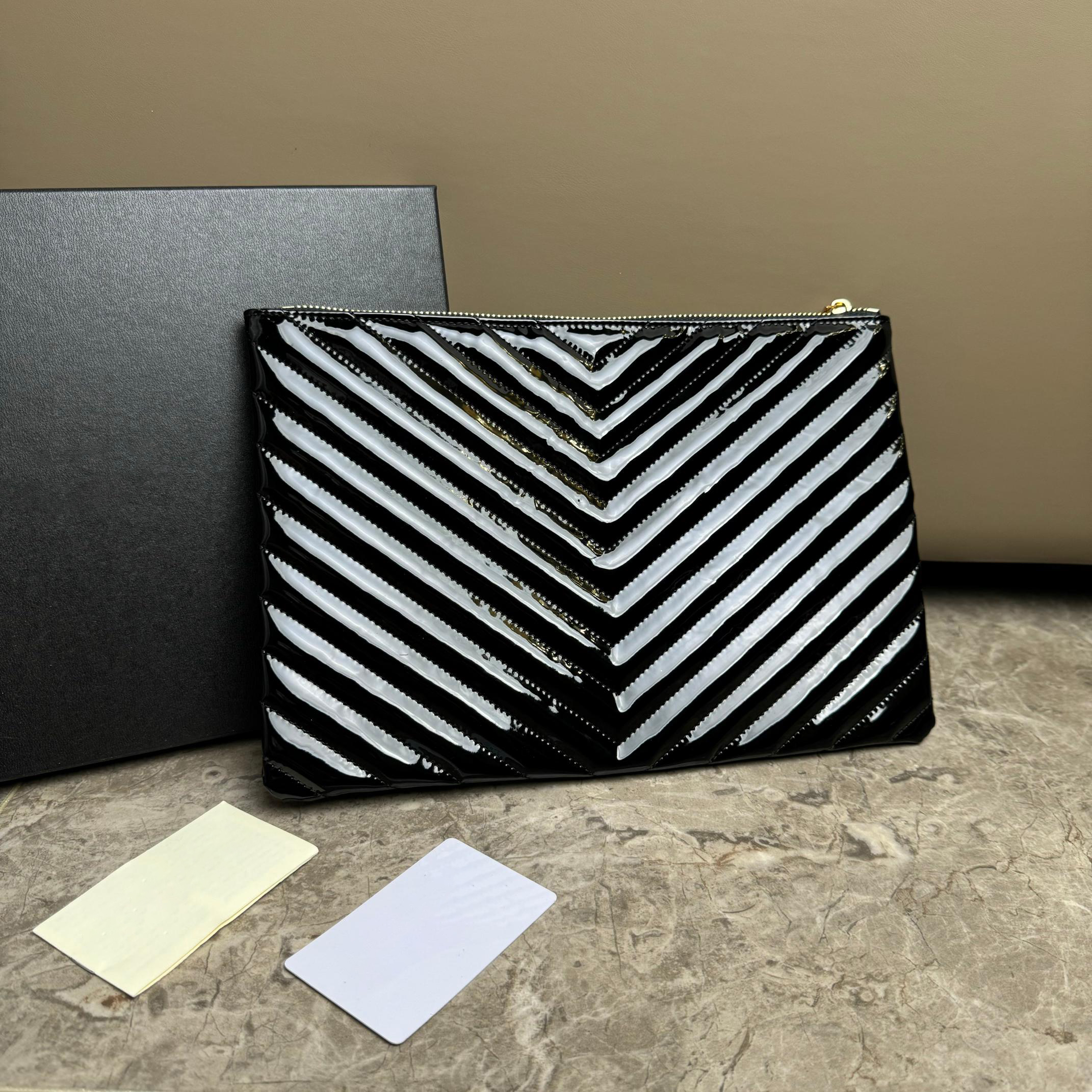 Designer Underarm Bag for Women Clutch Bags Fashion Handbag Large capacity Wallets Patent leather