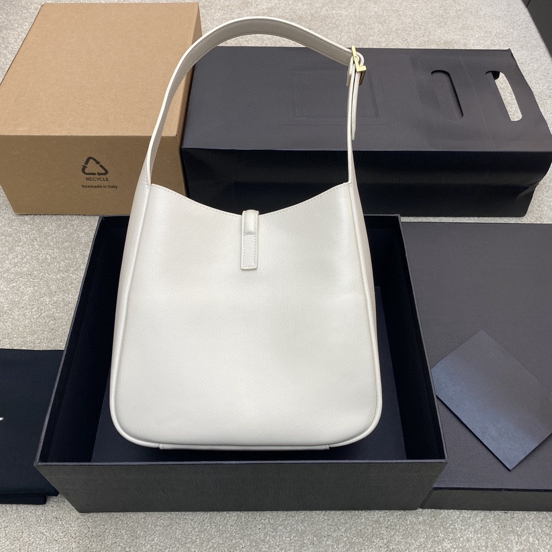 Fashionable and must-have trendy underarm bag for women new style shoulder women personality and versatile same bag internet celebrities Designer-image-999772255