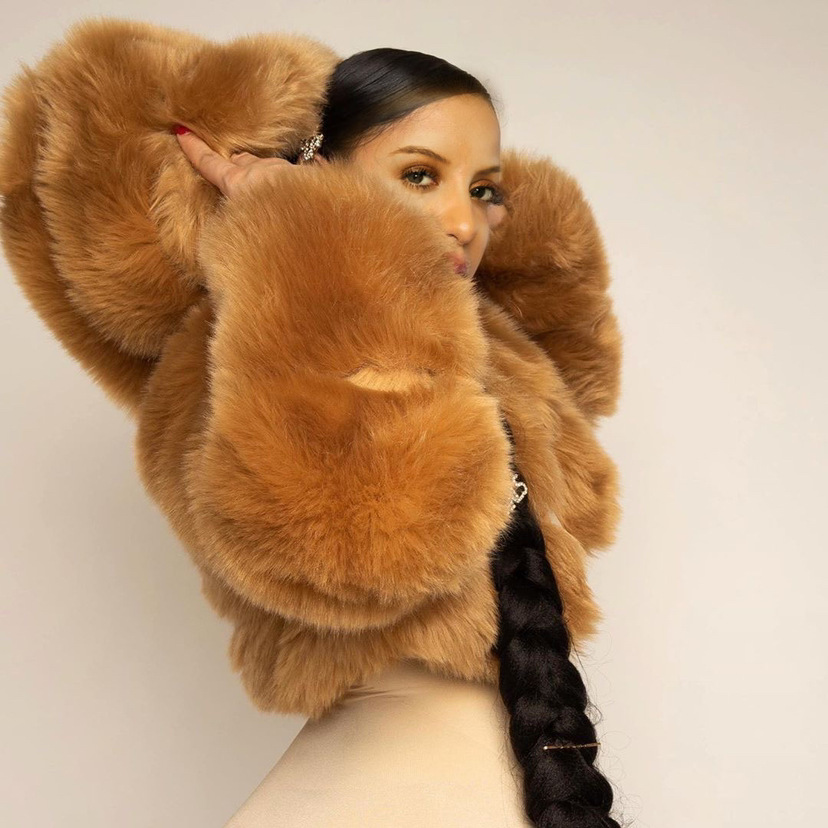 S-8xl Plus Femme Femme Lady Big Size Fat Faux Fox Mabines de fourrure courte Courte de créateurs Veste de mode de mode d'extérieur