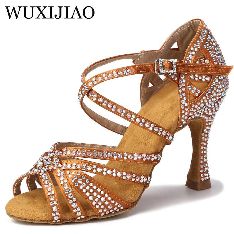 Chaussures de danse latine Femmes en soie satin brillant strass talons hauts cubains 9cm chaussures de danse salsa 240710