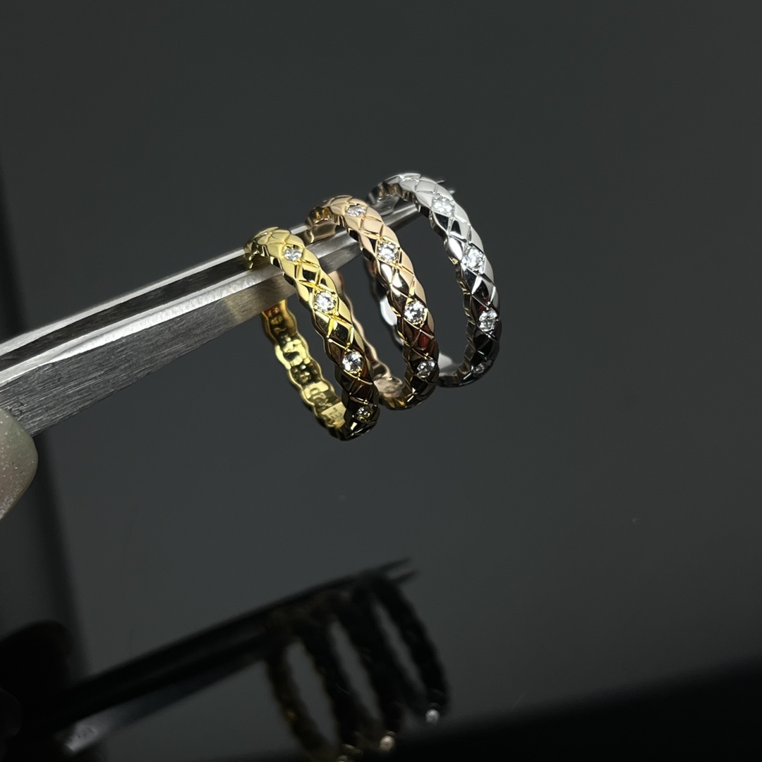 2024 Geometric Floral Pattern Design Ring Brazil Russia Retro Fashion Personality Titanium Steel Gold Plated Ring for Women C log