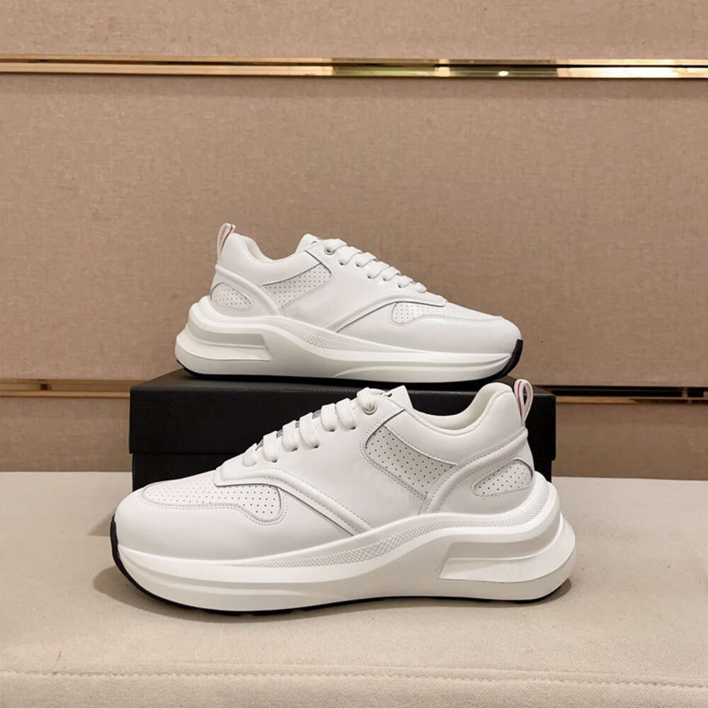 Chaussures de course pour hommes Sneakers de créateurs de la ville Summer Soufflent Classic Luxury avec boîte 613