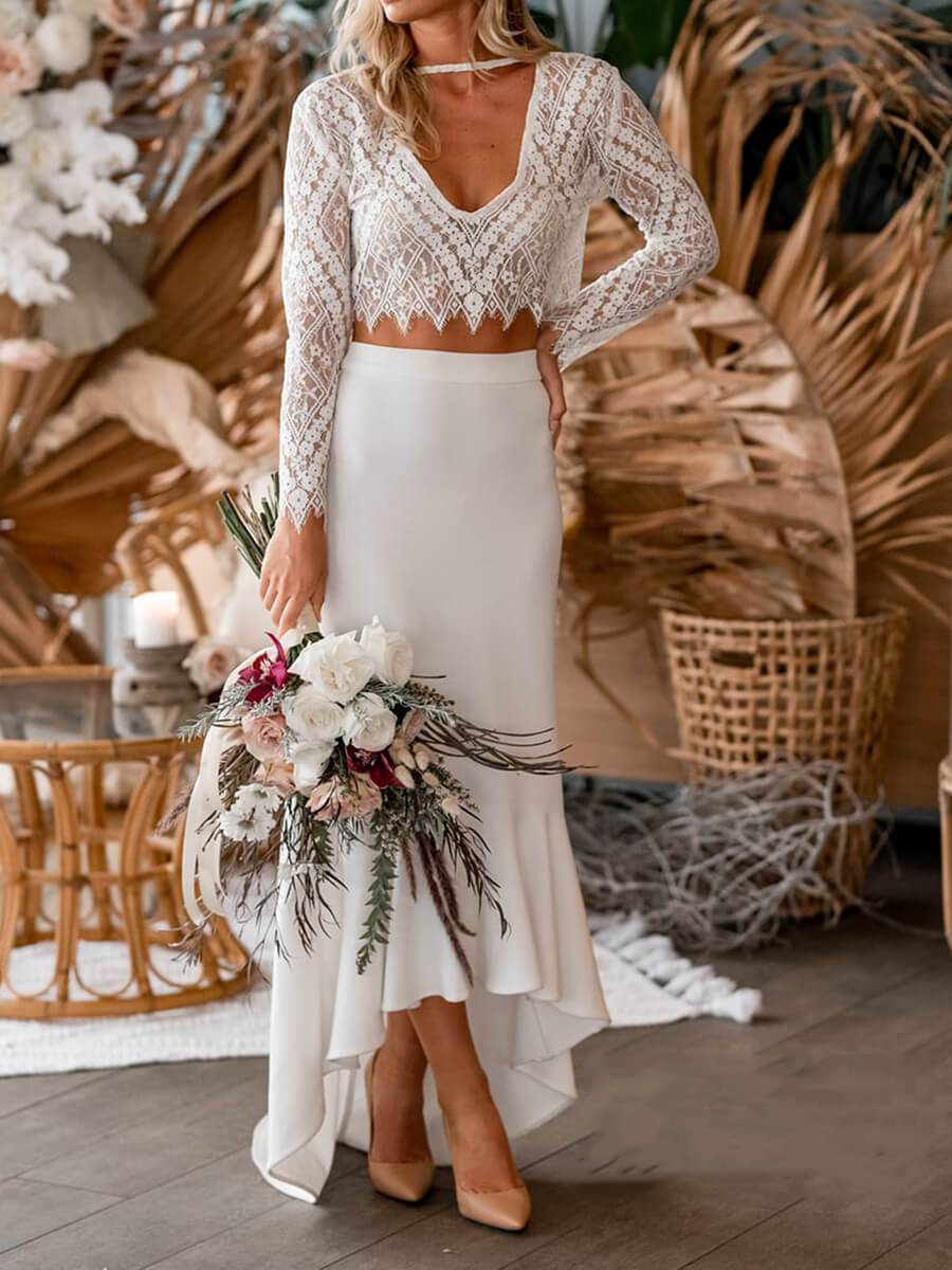 Deux pièces robes de mariée bohème en dentelle avec manches longues en V