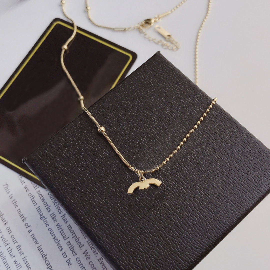 Collier pendentif de qualité de luxe Sélection de charme de mode assortiment de style personnalisé Super marque Classium Premium Jewelry Accessoi