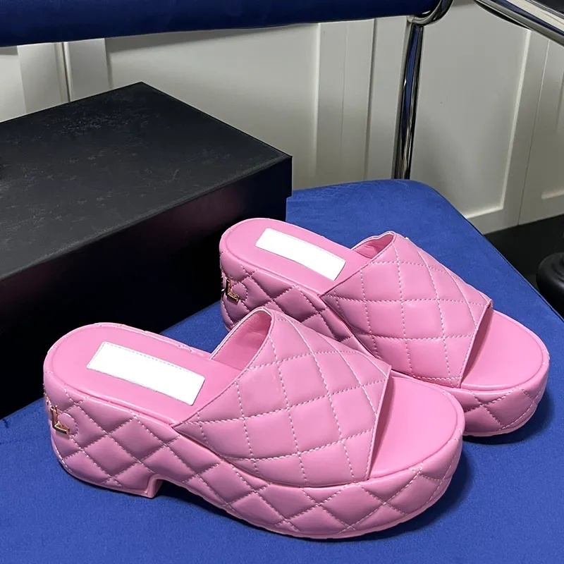 Nouveau 2024 femmes Sandales Platform Sandals Designer Baugen Sandals Luxury Marque Diamond Sandale Business Office Chaussures en cuir Sandales d