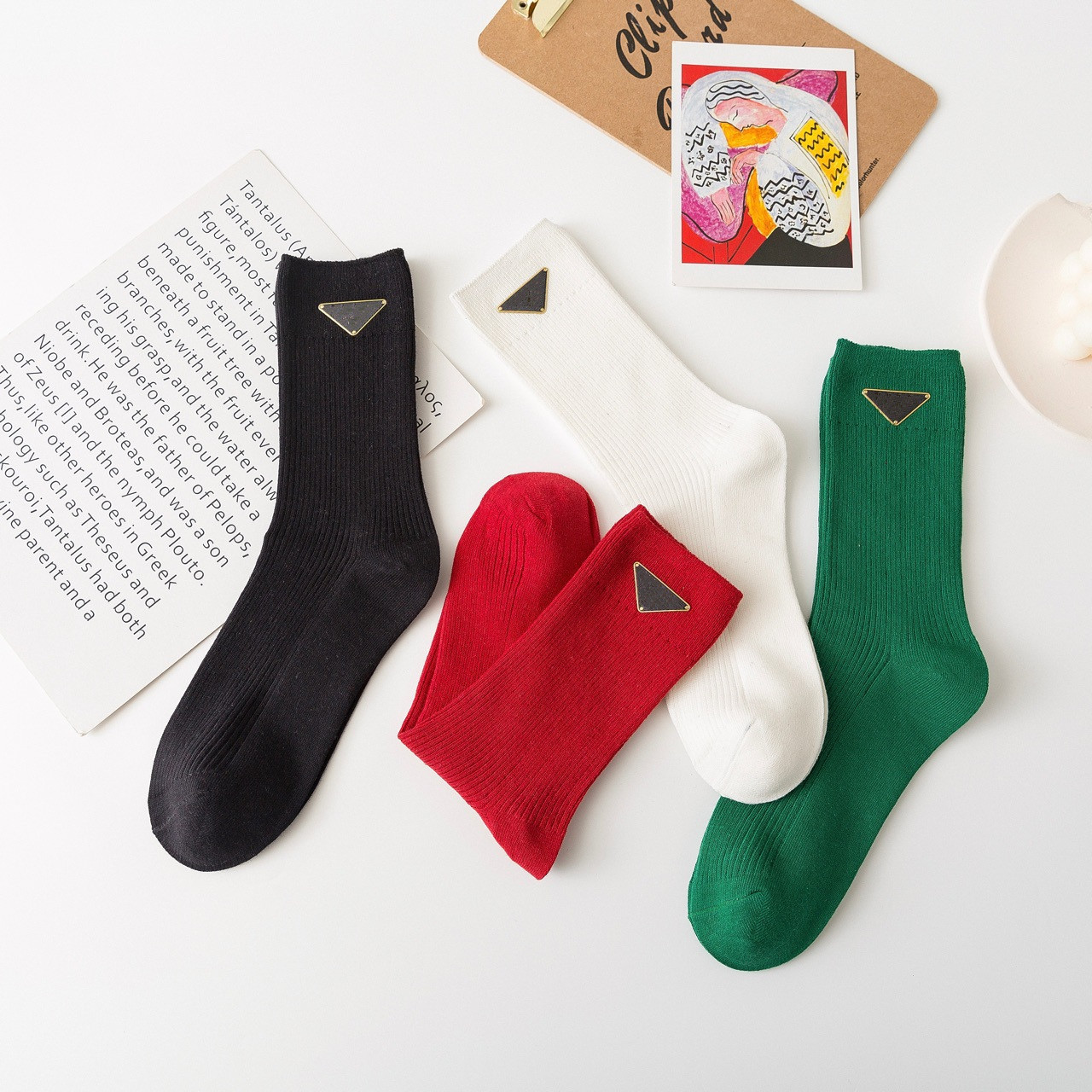 Designer Socks For Men Classic Black White Summer Cotton Breathable Mens And Womens Athleisure Five Pair Solid Color Fashion Basketball Football Cou