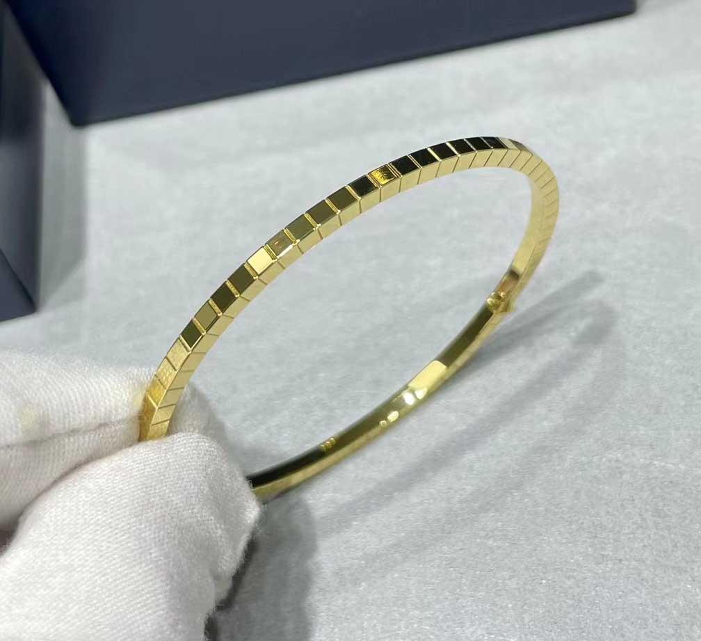 V gold material Luxury quality charm bangle wth no diamond in three colors plated have stamp PS6144