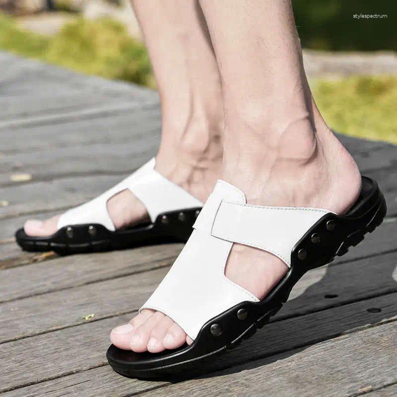 Pantoufles épaississeurs pour hommes tongs tongs du tennis de mode 2024 Chaussures de maison pour les meilleurs dormeurs de la marque hiver