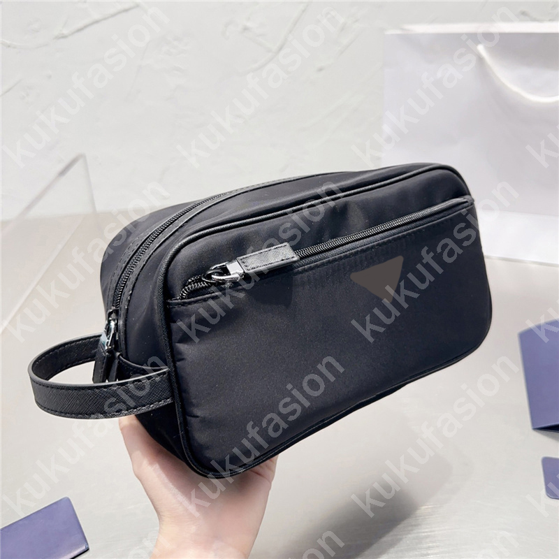 Nylon Leather Travel Pouch Designer Cosmetic Cases Women Luxurys Designers Makeup Bag small Clutch Bags Make Up Case Luggage Pouches