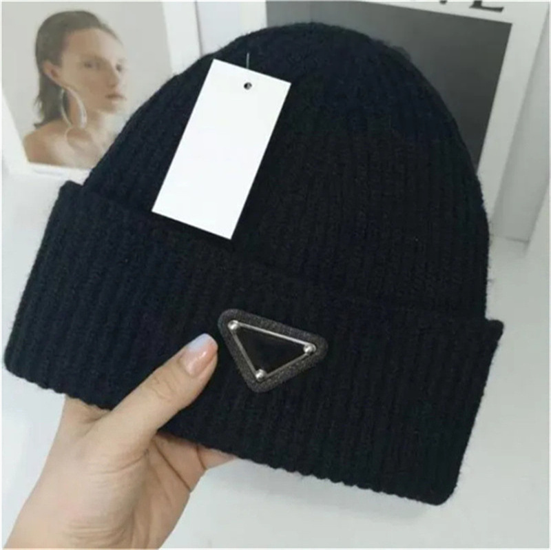 Bansons de luxe Designer Hélers d'hiver hommes et femmes du design de mode des chapeaux en tricot d'automne lettre de capuchon de laine jacquard