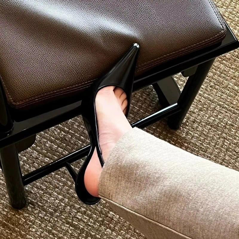 Chaussures habillées en cuir breveté noir talons hauts STILETTO Toes pointues Puches peu profondes Femmes de style français creux Sandalias Mujer