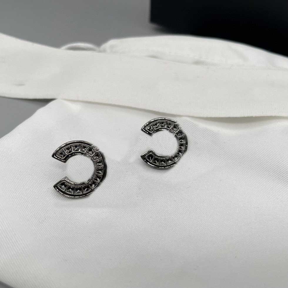 2024 Luxury quality charm black color stud earring special style have stamp box PS6161