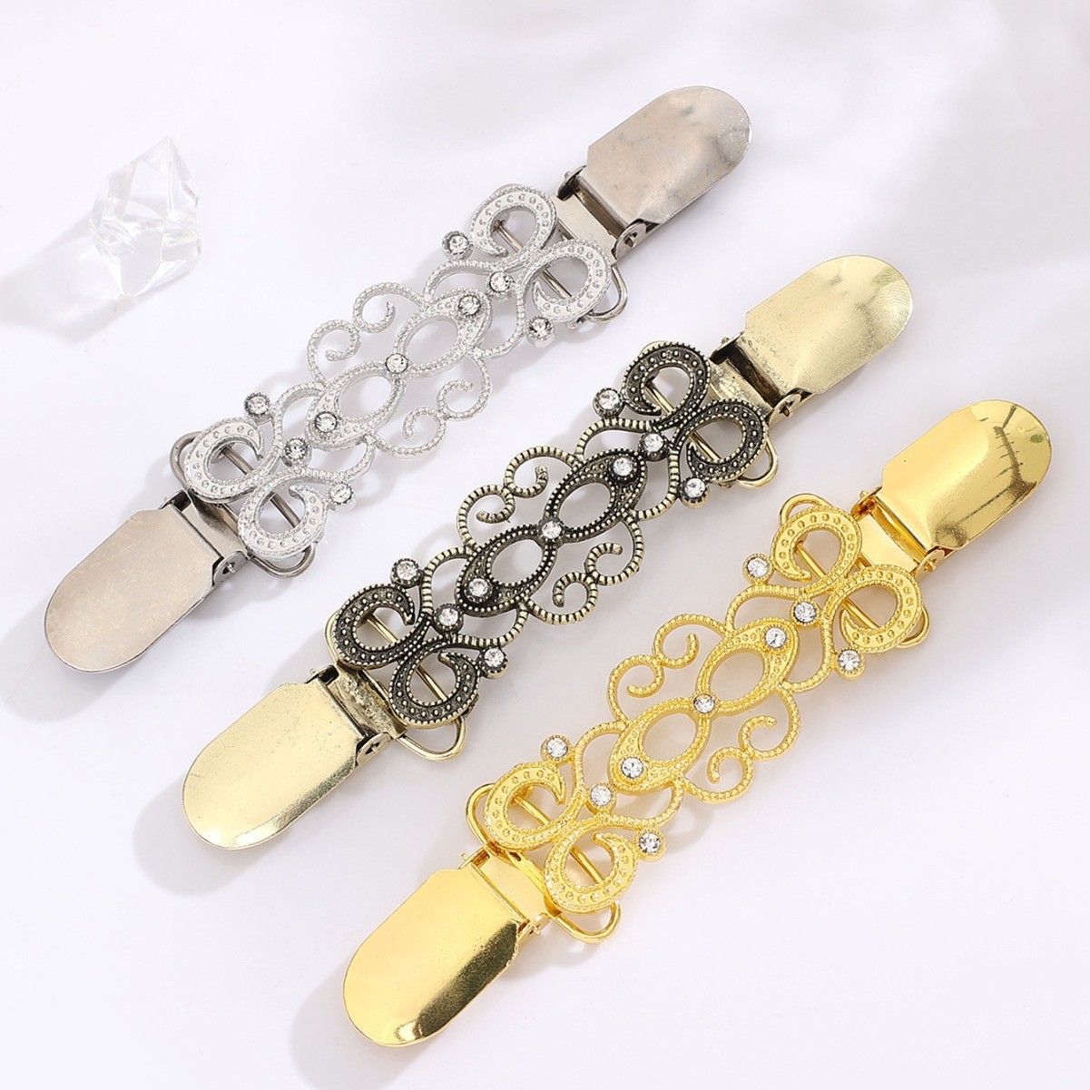 European and American popular clothes creative alloy Diamond women's sweater clip cardigan connecting buckle collar clip factory direct sales
