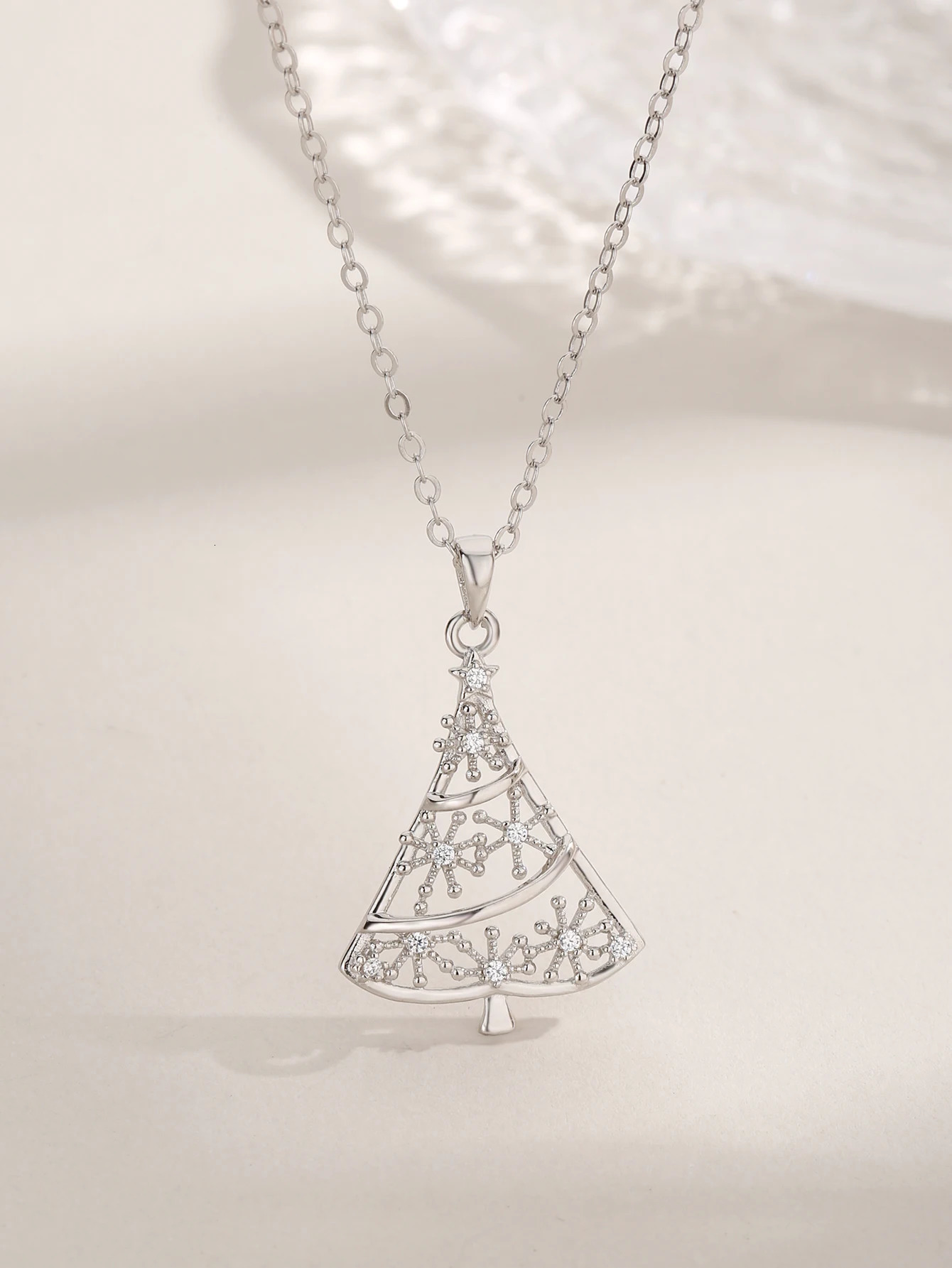 Instagram S925 Silver Exquisite Christmas Tree Style Fashion Snowflake Necklace 240719