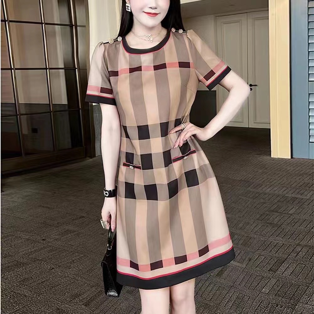 2023 spring and autumn new women's plaid dress long-sleeved A-shaped long autumn Korean version of the slim dress