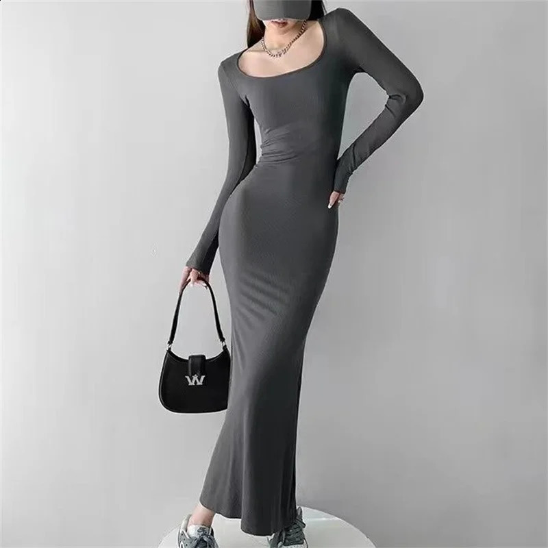 Femmes Spring Automne Styne Long Mancome Low Cut Couleur Couleur solide Sirène sexy Robe 240722