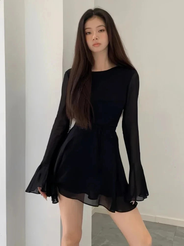 Houzhou Backless Black Robe Femmes Elegant Back Hollow Out Lacet-Up Long Mesh Mesh Patchwork Sexy Slim Slim Ruffle Mini Dress Party 240722