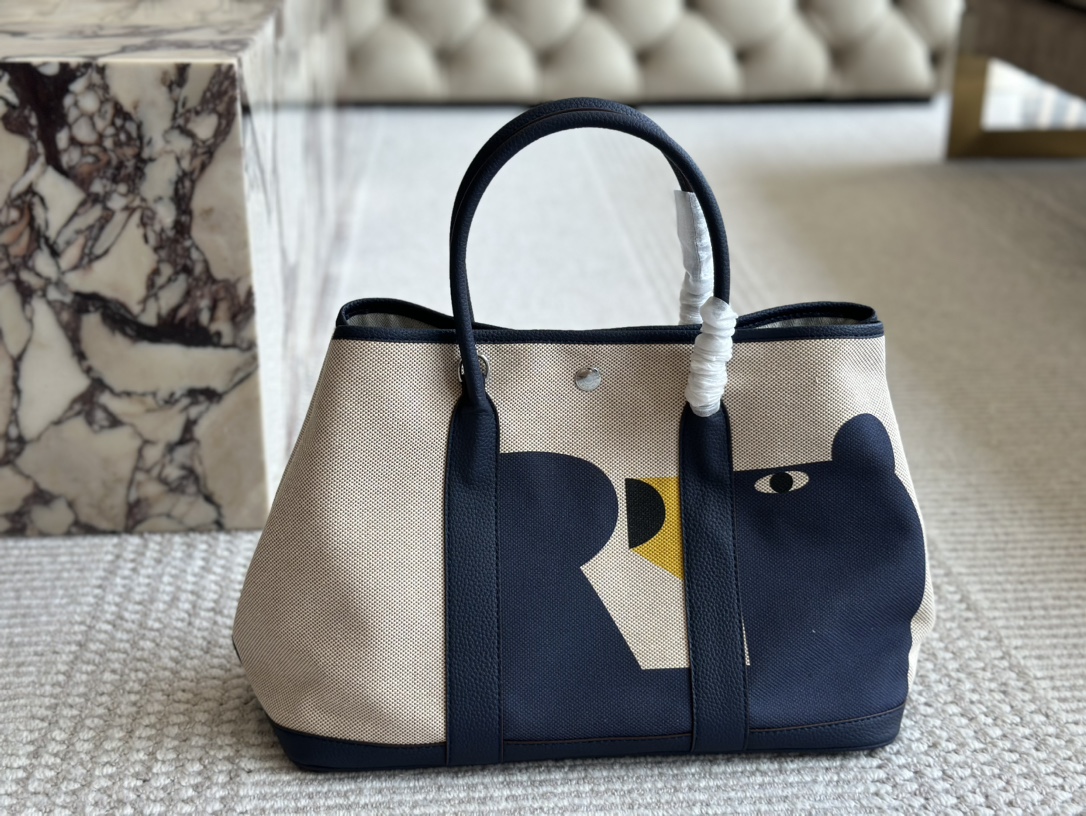 Women Casual Tote Bags Light and Large Capacity Handbag Very Practical Leisure Totes-image-1029104573