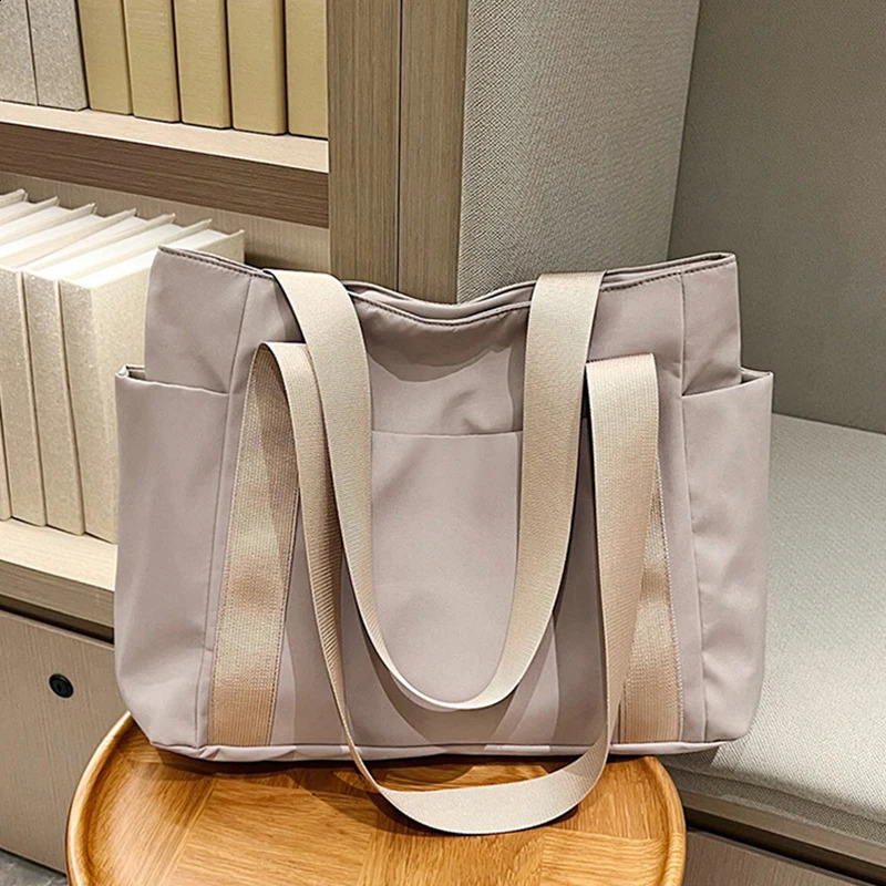 Womens Bag Solid Color Tote Bag Commuting Shoulder Bag Leisure Simple Mommy Go Out Bag Large Capacity Nylon Handbag 240722
