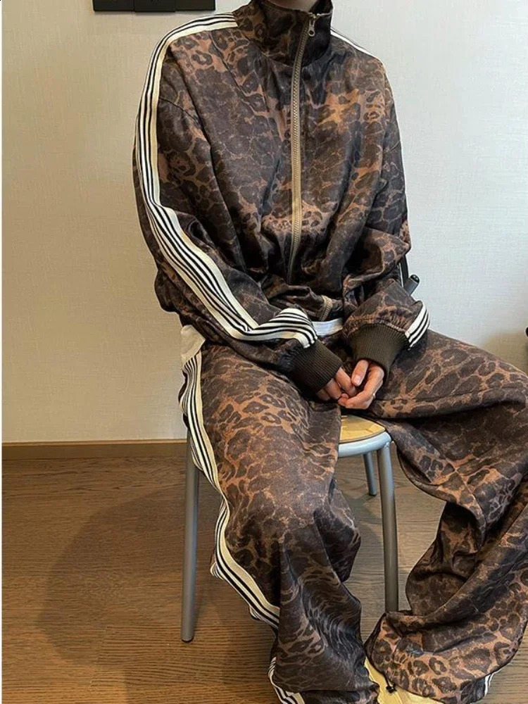 Y2K American retro leopard stitching striped slacks mens 2024 Harajuku hip-hop fashion sweatpants mopping pants street wear 240723