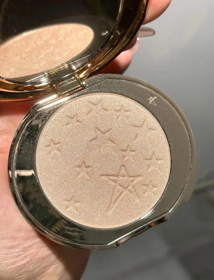 British highlights HOLLYWOOD moonlit glow PEARLESCENT GLOW Champagne Glow Complexion perfecting Micro powder Airbrush Flawless Finish 8g FAIR & M-image-1005842563