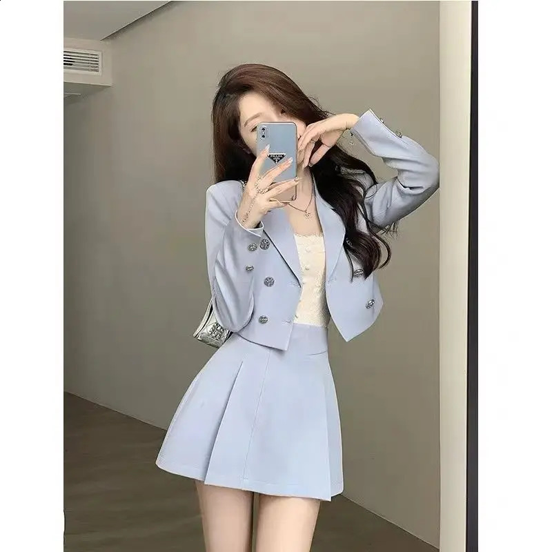 Blue Blue Contrue courte Mini jupes Mini-jupes coréenes de printemps coréen Blazers hauts hauts A-Line demi-jupe Ensembles de deux pièces 240724