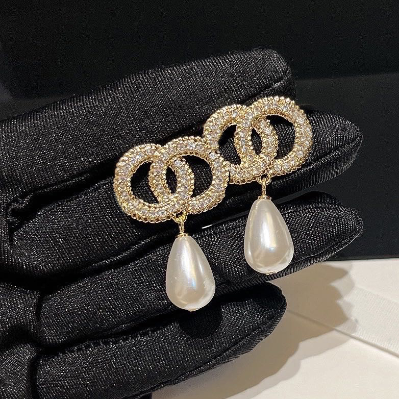 Fashion 18k Gold-plated earrings Charm stud earring Designer Jewelry lovers Letters Love earrings Luxury brand accessories Premium gift Family-image-824348612