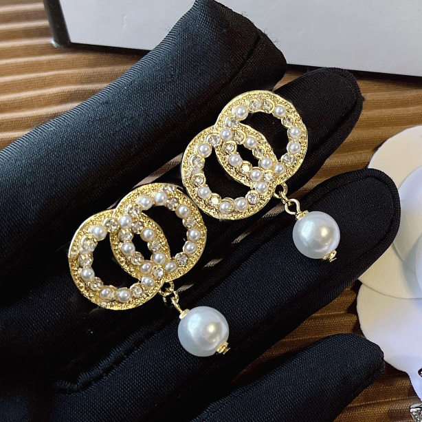 Famous Designer Earring Pearl Earrings 18k Gold Plated Earrings Girl&#039;s Round Luxury Jewelry Fashion Brand Wedding Party Accessories Simple D-image-842924921