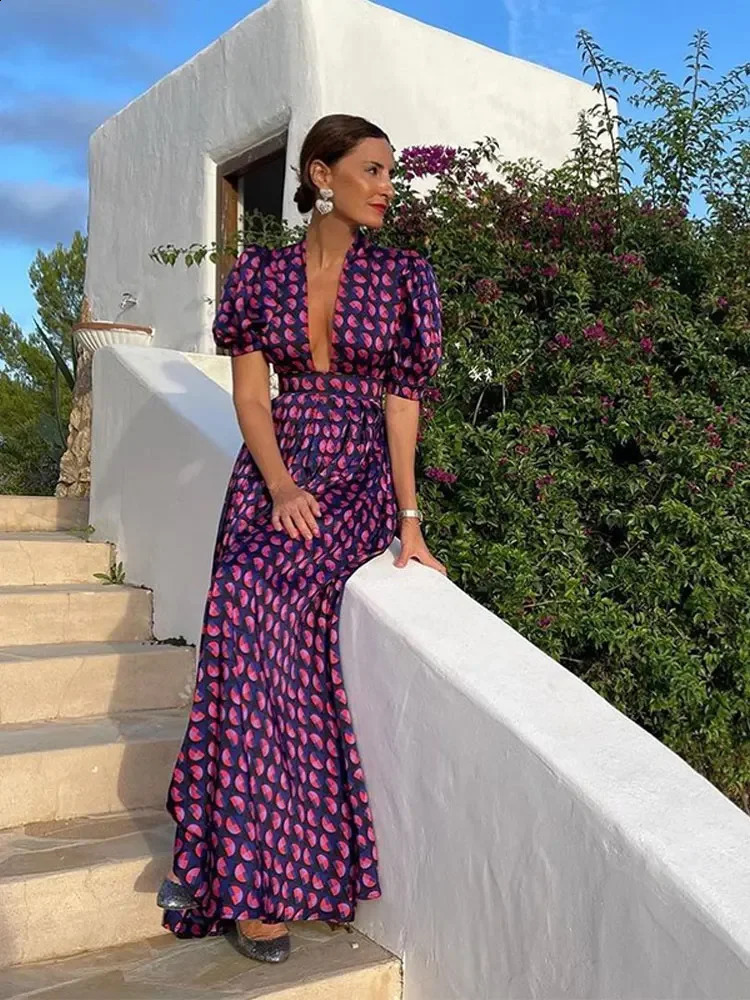 Summer Purple imprimé en V Deep Very Long Robe Femme Goule Puff Robes High A-Line Robes 2024 Party Party Evening Robe240730