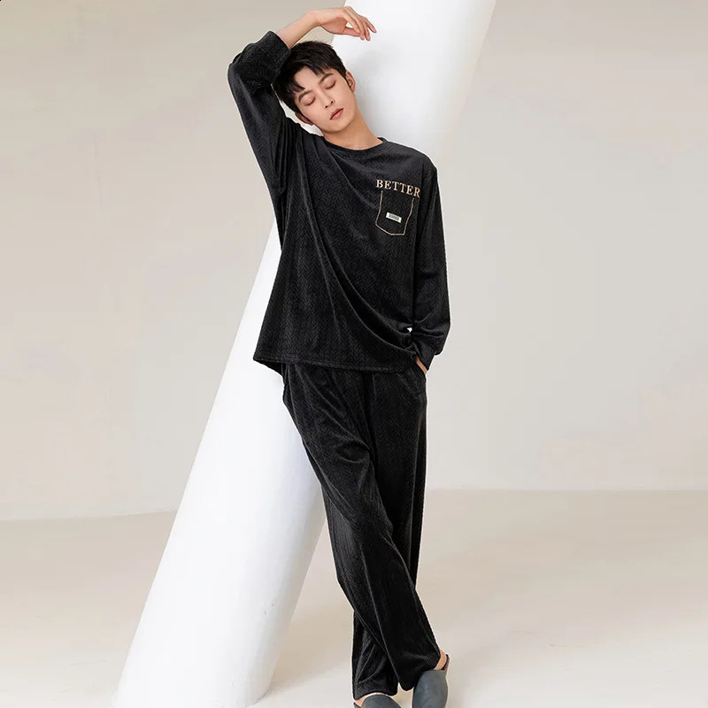 Automne Hiver Velvet Pyjamas Mens en peluche Vêtements de maison chaude couche rond Pantalon à manches longues vêtements de nuit décontractés 240