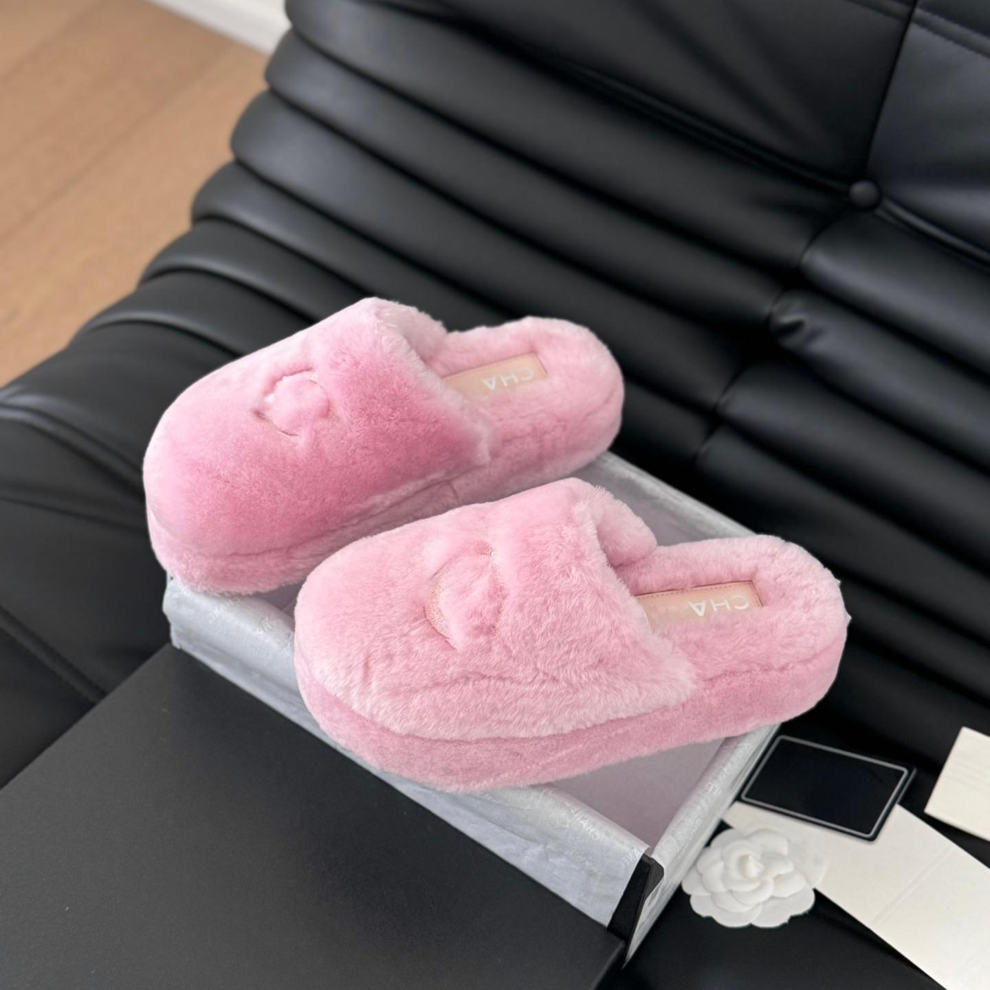 2026 Slide Designer Woman Designer Women Simple Design Warm Slippers Classic Winter sandal Lightweight Home Clothes Plush Shoes Available In Multipl