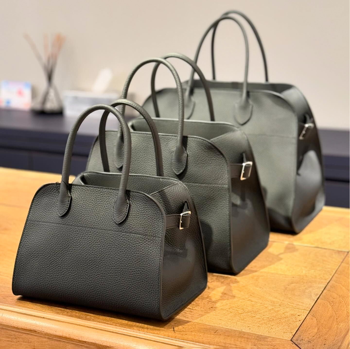 The Row Margaux 17 Designer hand Bags Luxurys top handle womens margaux15 real leather totes bag men cross body beach bags Fashion travel messenger shoulder bags 