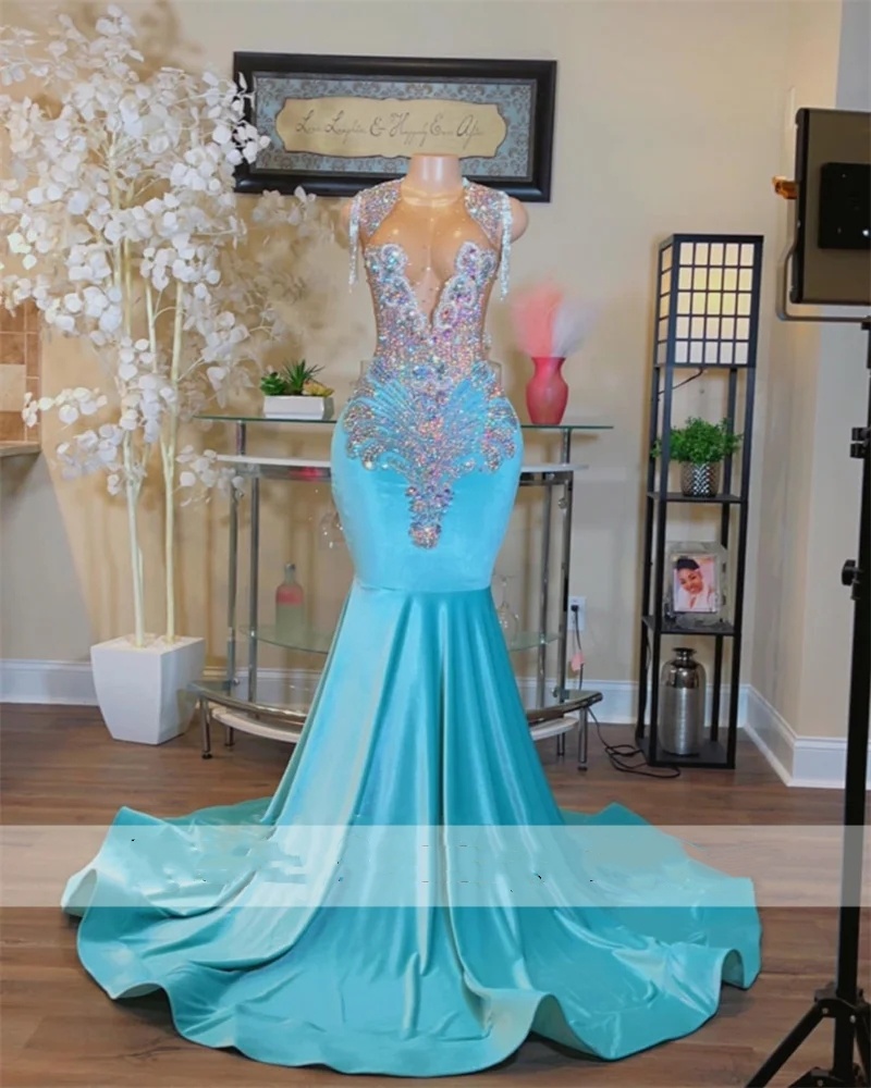 Robes de bal de satin bleu brillant pour les filles noires 2024 Crystal perles paillettes plus taille de fête d'anniversaire vestidos de novia
