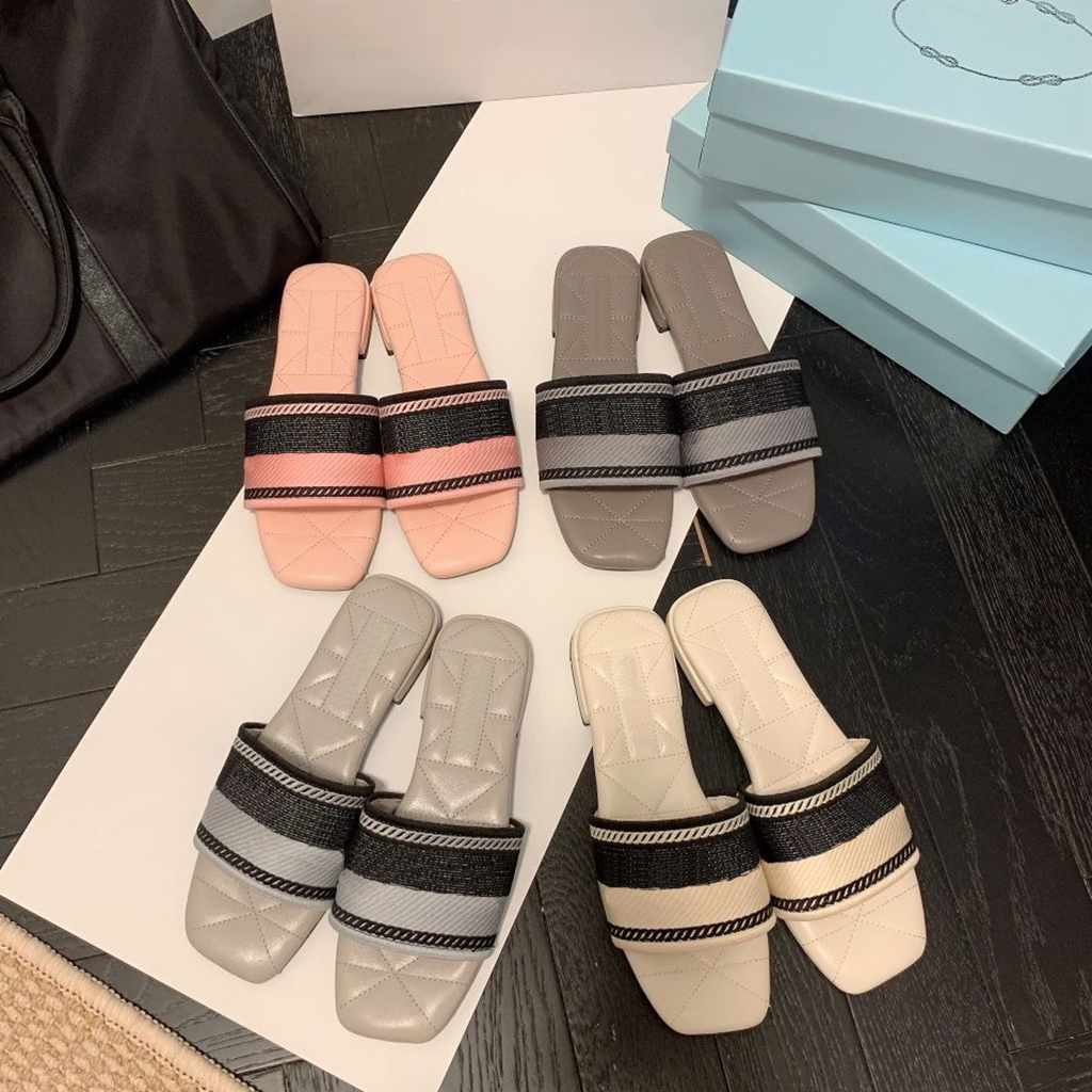 Pantoufles de créateurs Femmes Talons Bas Sandale En Caoutchouc Contraste Logo Lettre Brodé Plate-forme Sandales De Designer Chunky Chaussures Ét