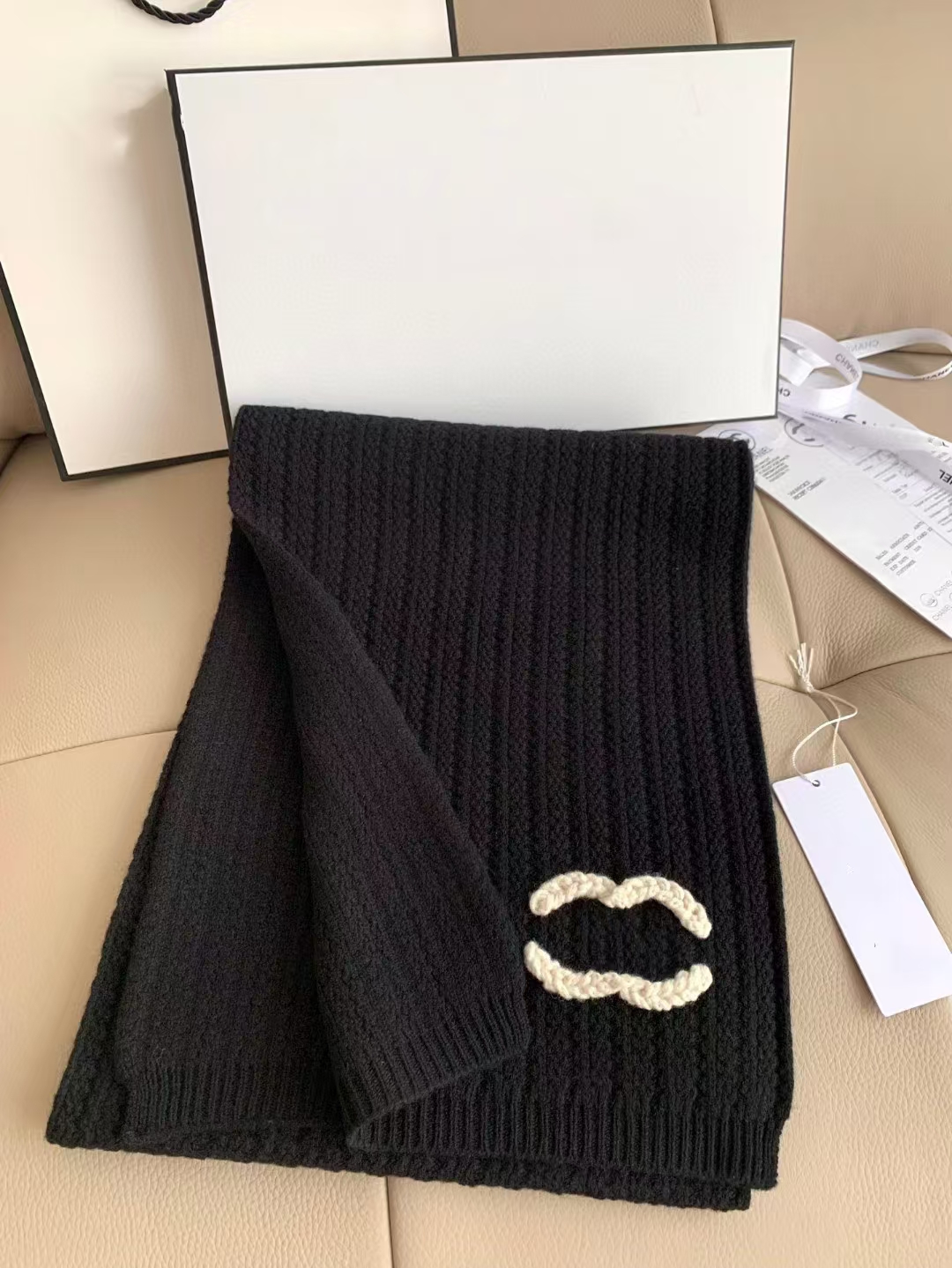 Écharpe de créateur de luxe pour les femmes châle tricotage de la mode chaude à deux côtés purement couleur tempérament de voyage de voyage de va