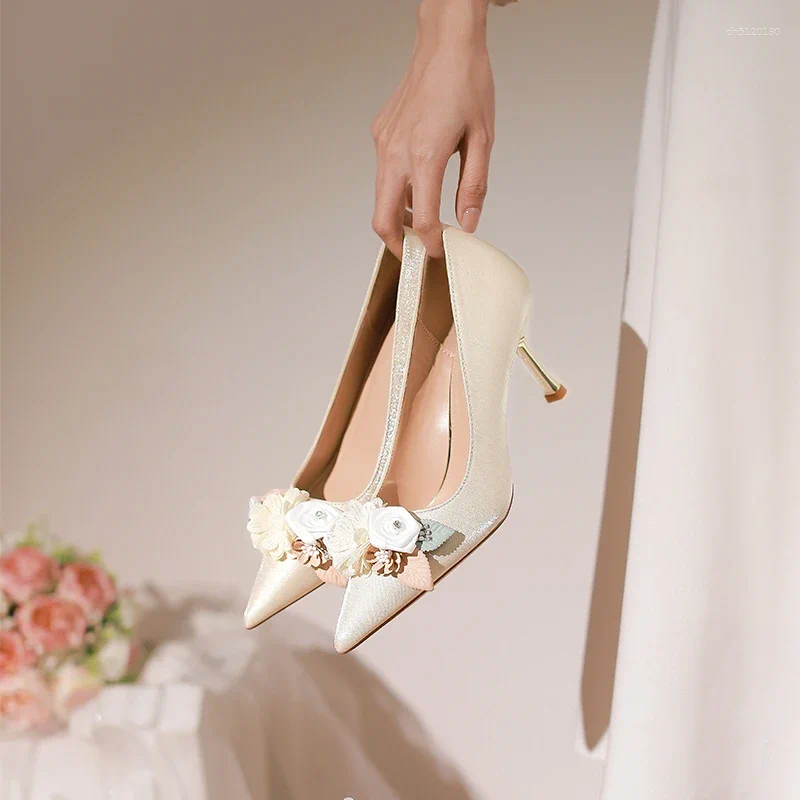 Chaussures habillées niche belle fleur de tempérament haut talons en 2024 Jupe de style fée des femmes 6926