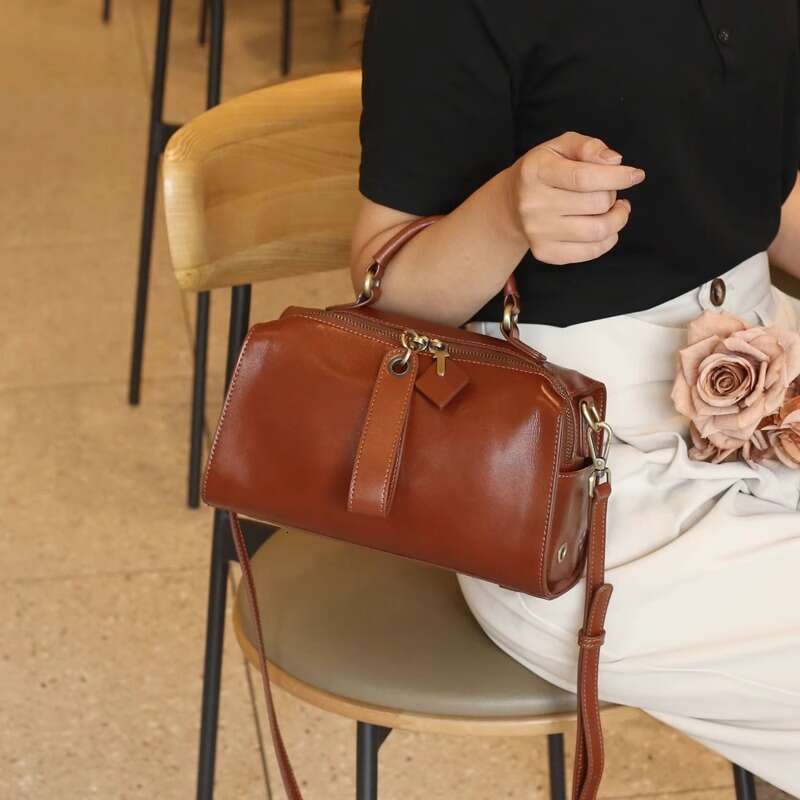 womens Genuine leather women's 2024 new for women versatile niche high end feel handbag shoulder crossbody bag fashionable design sense